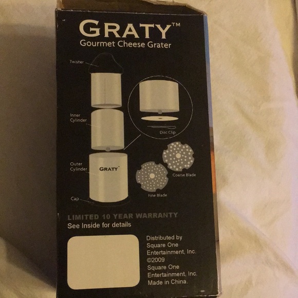 Graty Gourmet Cheese Grater 2 Blades coarse or fine New - Picture 4 of 4